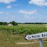 Holiday home Gite Le Figuier Ozillac
