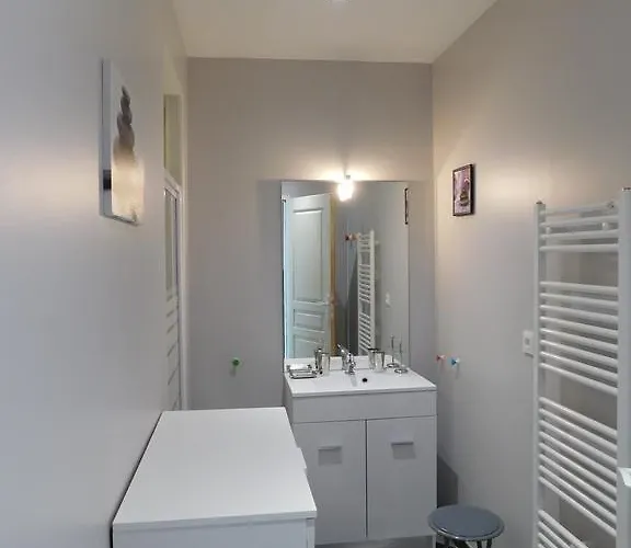 La Petite Barriere *